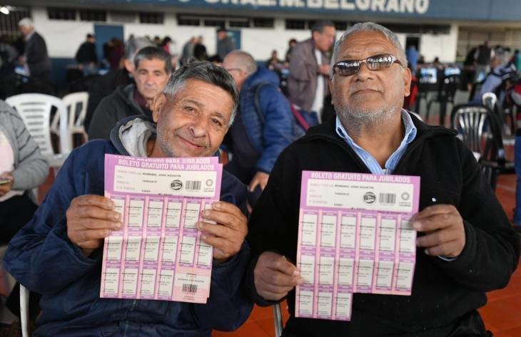 Entrega de Boletos Gratuitos para Jubilados en el Complejo Belgrano