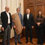 Autoridades del Gobierno de Tucumán y representantes de EUDE Business School durante la firma del convenio de cooperación.
