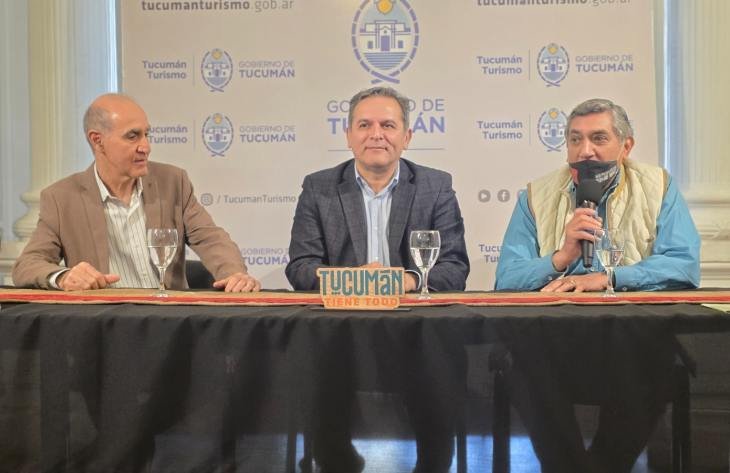 Presentación del homenaje patriótico en el Campamento La Encrucijada