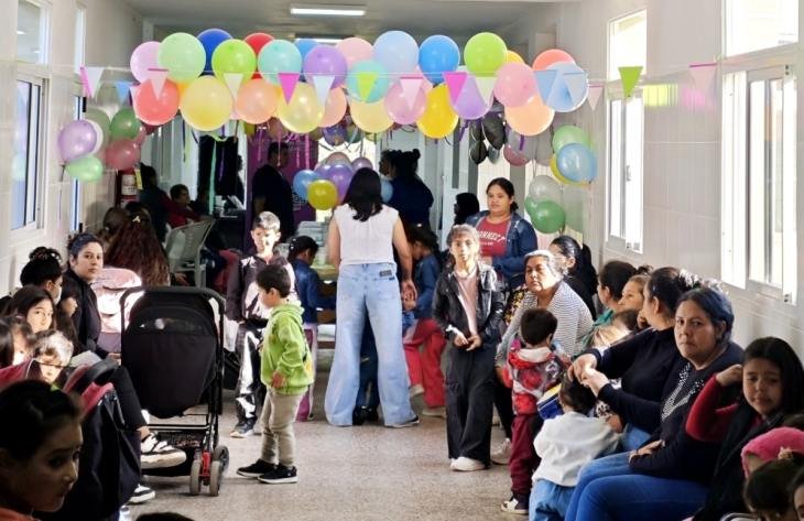 Niños participando en actividades recreativas en el Hospital de La Madrid Ramón Maza