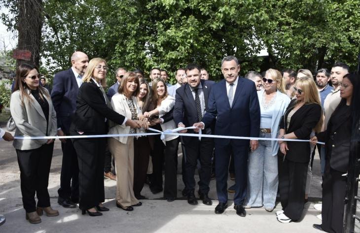 Autoridades durante el acto de inauguración de obras en la Escuela Ibatín de Monteros