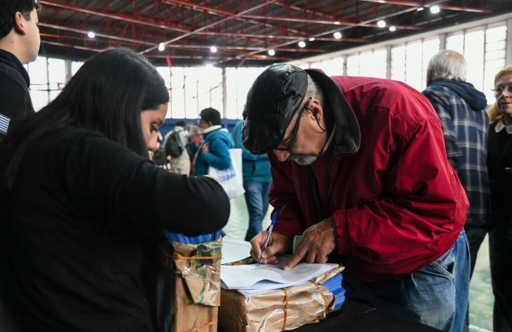 Entrega de boletos gratuitos para jubilados en Tucumán