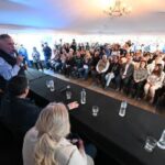 Gobernador Osvaldo Jaldo durante una declaración sobre el proyecto de figura fiduciaria para créditos productivos en Tucumán