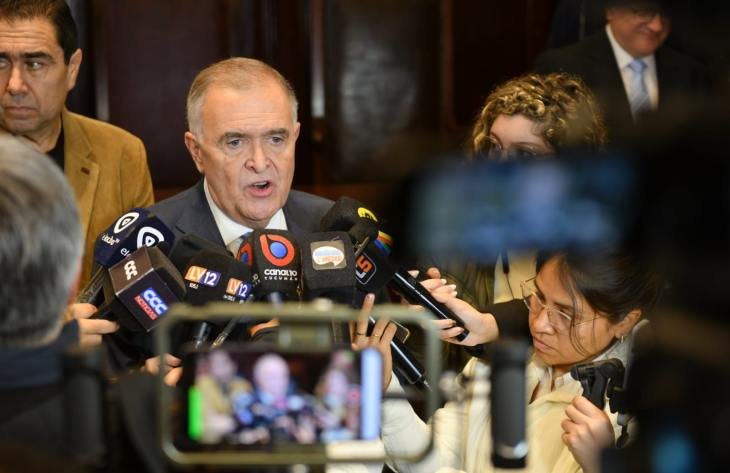 Gobernador Osvaldo Jaldo durante una rueda de prensa en Alderetes