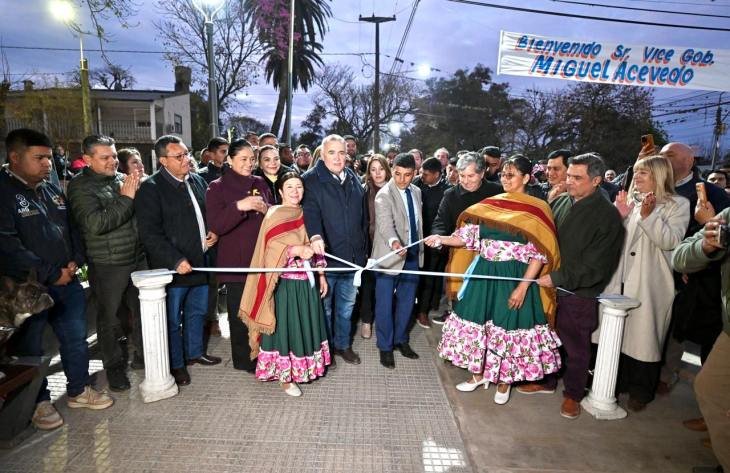 El gobernador Osvaldo Jaldo durante la recorrida por obras en San Pablo