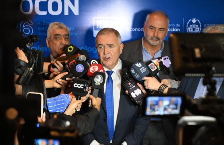 Gobernador Osvaldo Jaldo durante un acto oficial