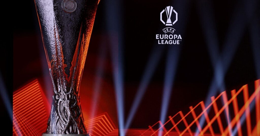 Estadio de fútbol durante un partido de la Europa League