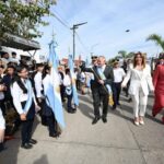 Autoridades y vecinos durante el acto por el 34° aniversario de Las Talitas