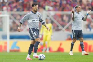Leandro Paredes durante el partido entre Boca y San Lorenzo por el Torneo Clausura 2026