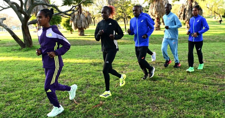 Corredores durante el Maratón Internacional de la Ciudad de Buenos Aires