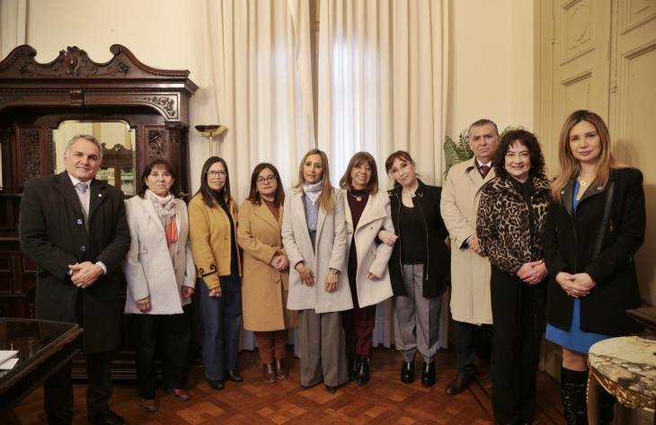 Reunión entre la ministra de Educación Susana Montaldo y jueces de menores en la Casa de Gobierno de Tucumán