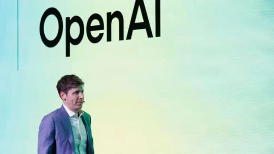 Logotipo de OpenAI y representación de inteligencia artificial