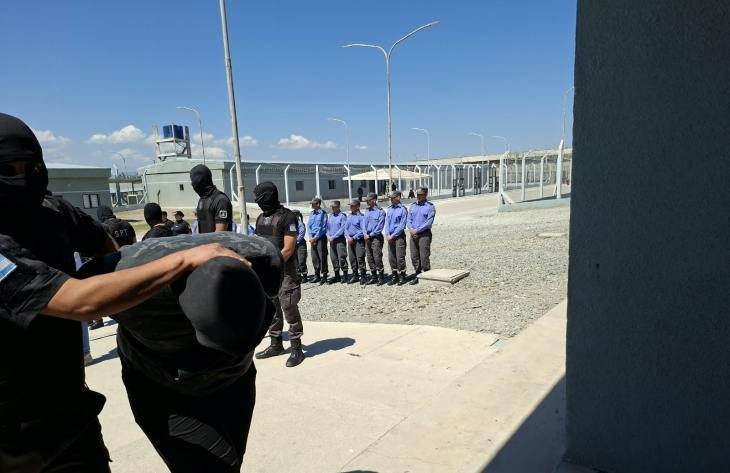 Traslado de internos al Complejo Penitenciario Benjamín Paz