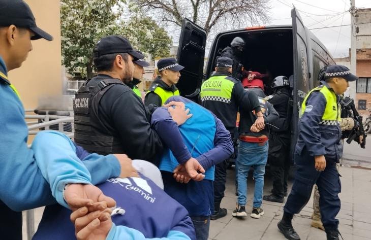 Traslado de internos a la Unidad N° 7 de Villa Urquiza
