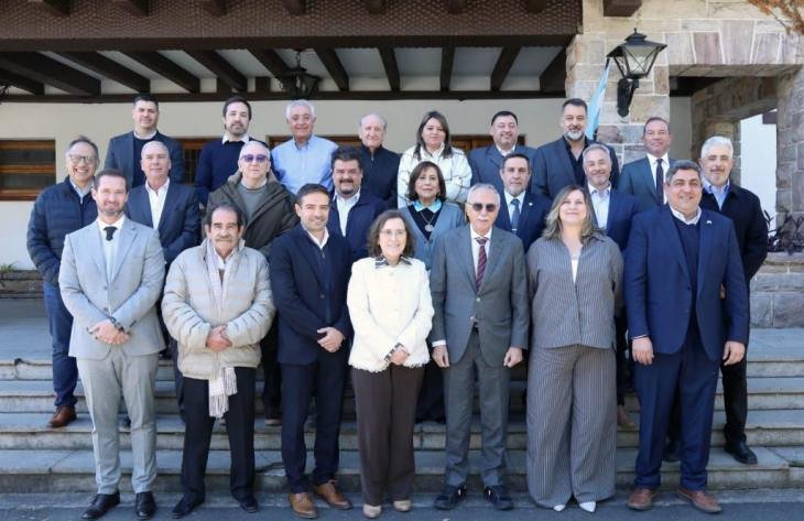 Reunión del Consejo Federal de Salud (COFESA) con la participación de funcionarios nacionales y provinciales