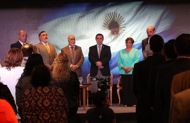 Autoridades y profesionales durante la apertura del XXV Congreso Argentino e Internacional de Flebología y Linfología en el Hotel Catalina, Tucumán.