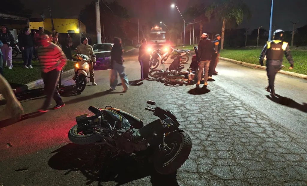 Motocicletas accidentadas en la avenida Hipólito Yrigoyen de La Florida