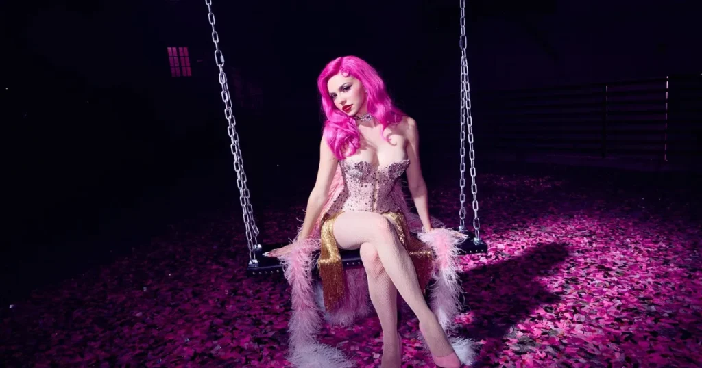 Adéla Jergová, cantante eslovaca, durante su presentación en Lollapalooza 2027