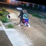 Imagen de un operativo policial en la calle Armonía de González Catán, donde ocurrió el ataque