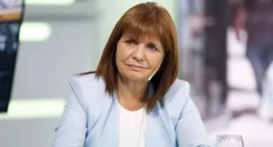 Patricia Bullrich hablando en un acto