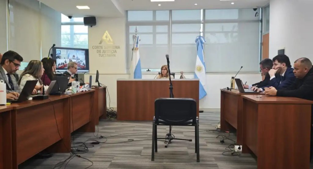 Fachada de un centro comercial en San Miguel de Tucumán, escenario de las estafas