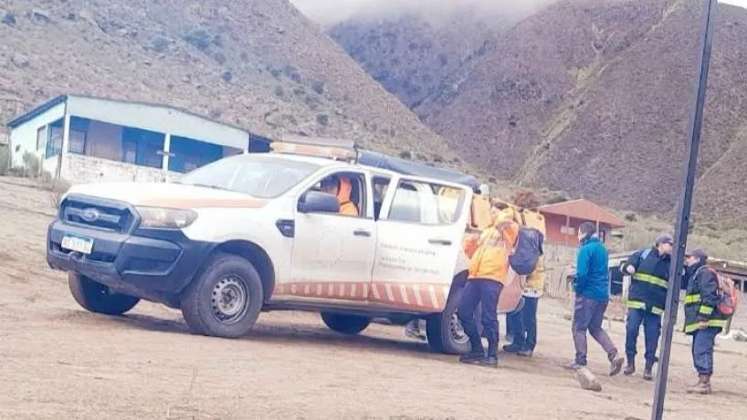 Helicóptero y rescatistas durante la búsqueda de Raúl Moyano en el Cerro Ñuñorco