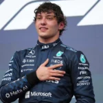 Kimi Antonelli, piloto de Mercedes, celebra en el podio del GP de Estados Unidos 2026