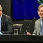 El secretario de Finanzas, Furiase, durante su exposición ante inversores