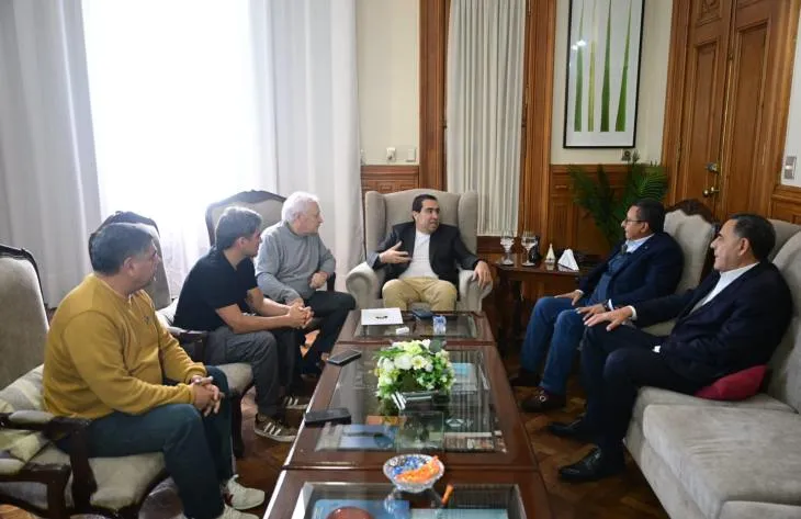 Reunión entre funcionarios provinciales y dirigentes del Club Educador de Fútbol CEF 18