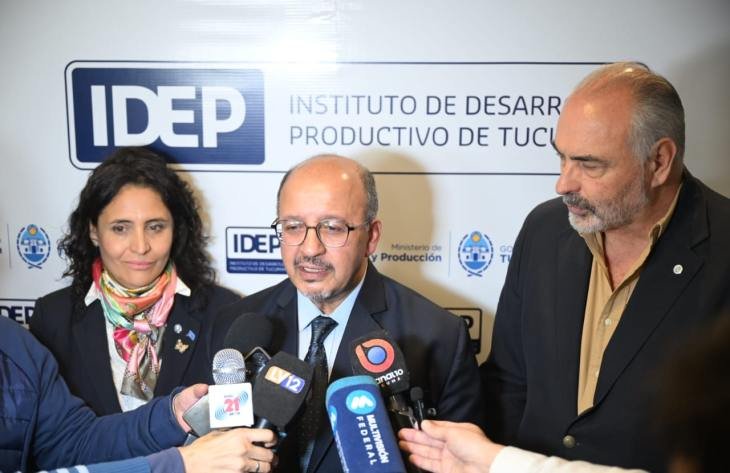 Reunión entre el embajador de India, Ajaneesh Kumar, y autoridades del IDEP en Tucumán