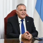 Gobernador Osvaldo Jaldo durante una declaración pública