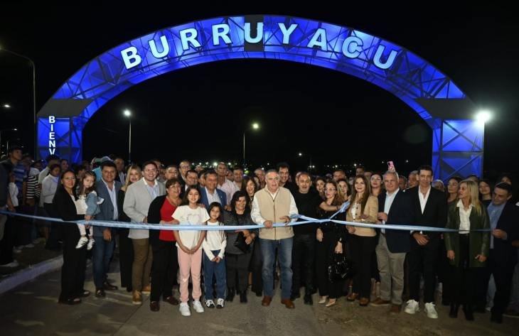 Gobernador Osvaldo Jaldo durante la inauguración del pórtico de acceso norte a Burruyacú