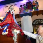 Gobernador Osvaldo Jaldo durante la procesión de la Virgen del Rosario en Burruyacú