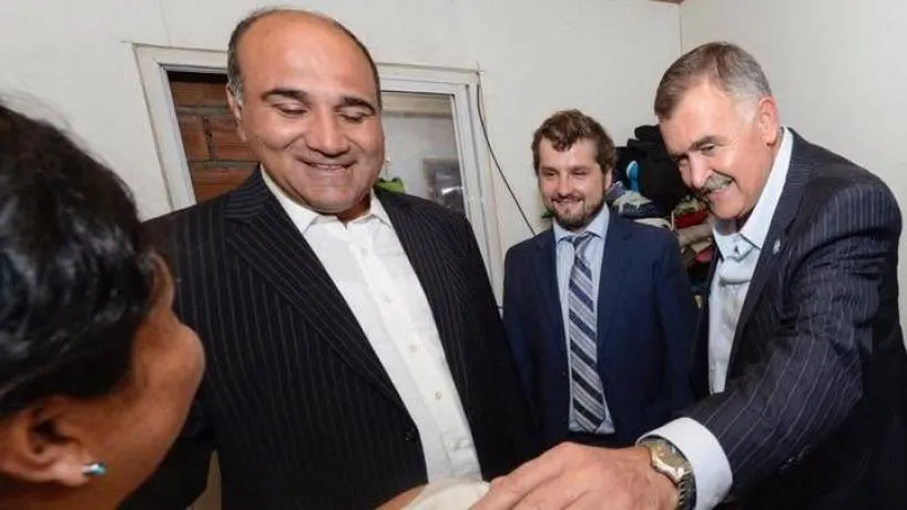 Osvaldo Jaldo, gobernador de Tucumán, en rueda de prensa