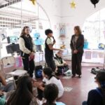 Estudiantes y docentes participando de la Maratón Nacional de Lectura en la Escuela Ciudadela de Tucumán
