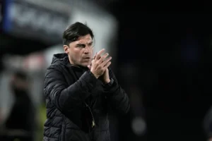 Alexander Medina, entrenador de Estudiantes, en conferencia de prensa