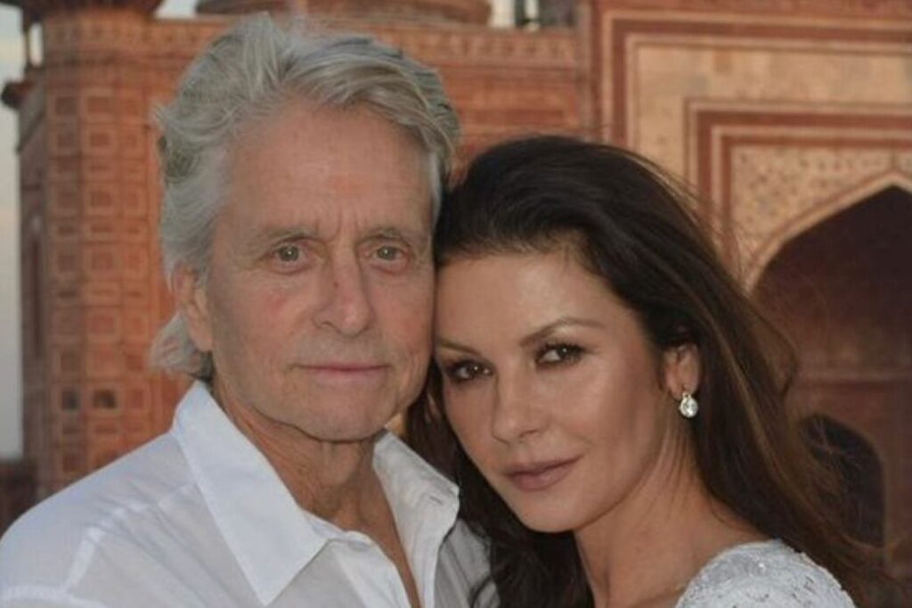 Michael Douglas y Catherine Zeta-Jones en un evento público