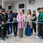 Fachada del Refugio León XIV en el Complejo Ledesma durante su inauguración