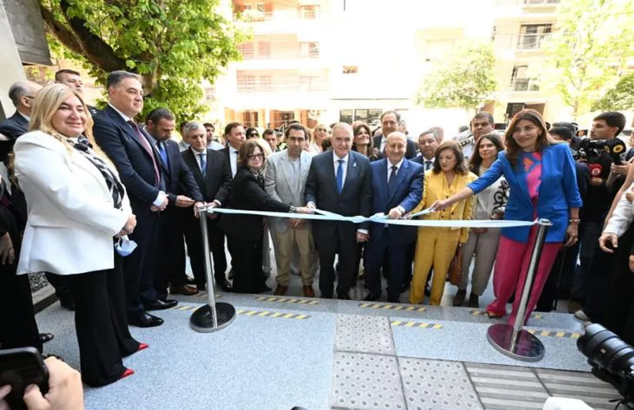 Gobernador Osvaldo Jaldo durante la inauguración de la nueva sede del Ministerio Pupilar y de la Defensa en Tucumán