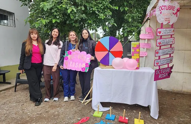 Mujeres esperando atención en la jornada de controles ginecológicos de la Policlínica Villalonga