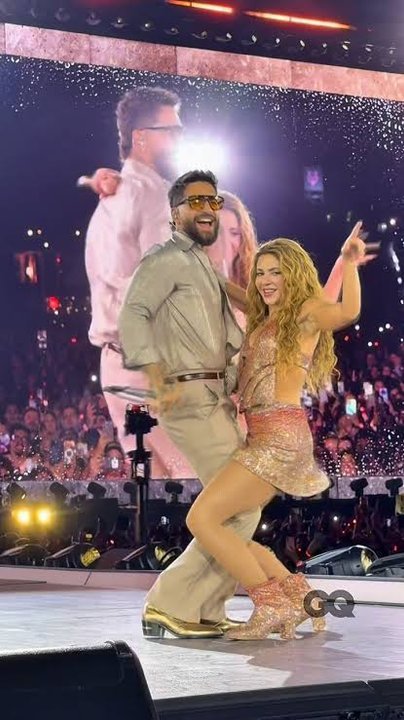 Shakira y Maluma en el escenario durante su presentación en Madrid