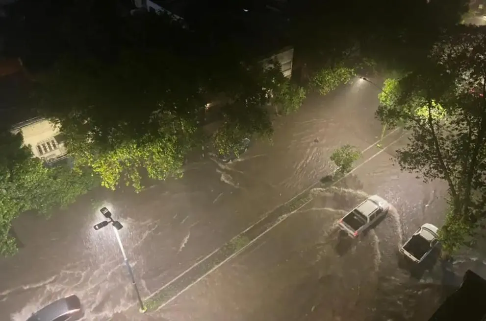 Nubes de tormenta sobre la ciudad de Tucumán