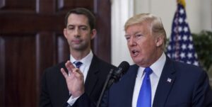 Donald Trump publicó el número de celular del senador Tom Cotton en Truth Social