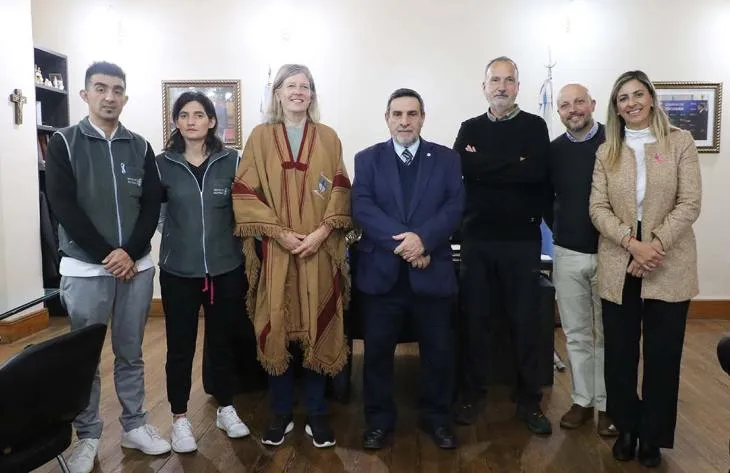 Reunión entre el ministro de Salud Pública de Tucumán, Luis Medina Ruiz, y especialistas en neurodesarrollo infantil