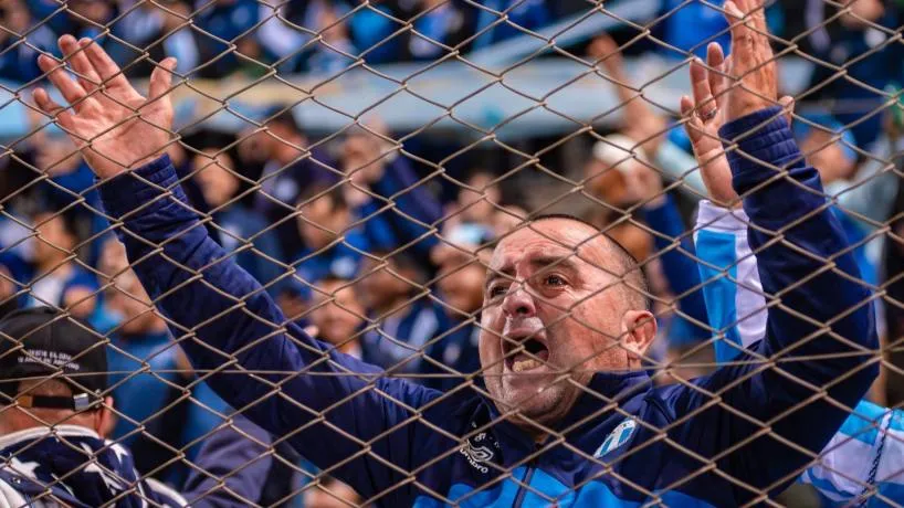 Hinchas de Atlético Tucumán en el estadio